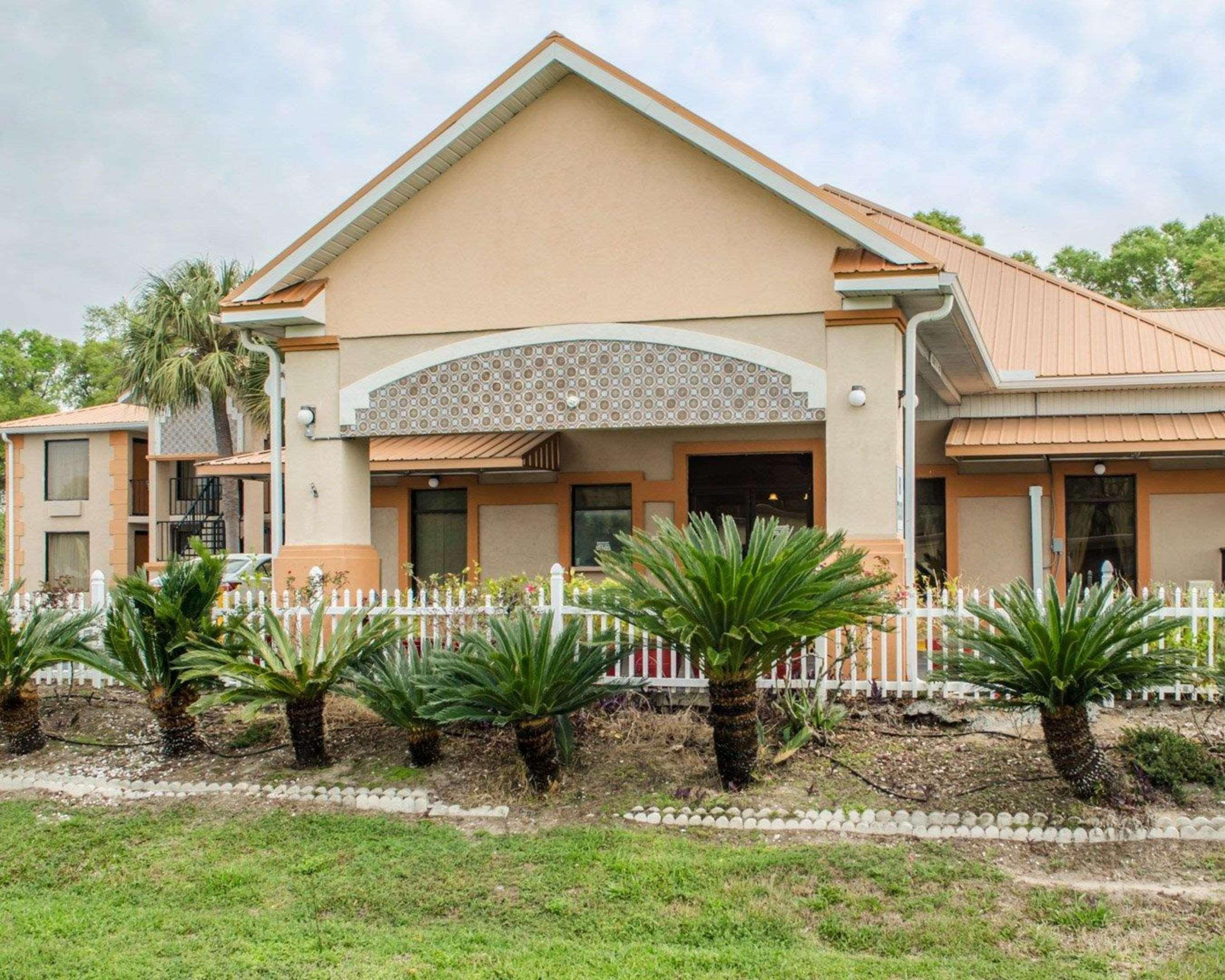 Quality Inn Near Manatee Springs State Park Chiefland Exteriör bild